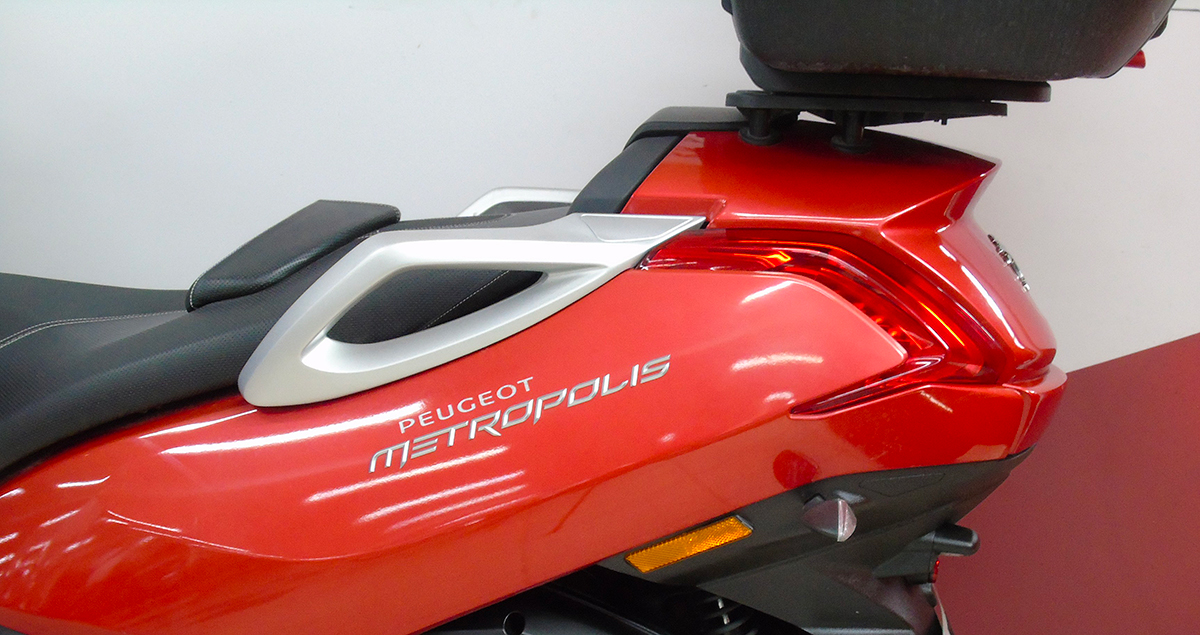 MPT Plastica portfolio progetti Metropolis Peugeot